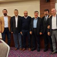Dr. Oktay Taşolar, Harun Reşit Kocagöz, Hasan Uzunhasanoğlu, Esener Maçil, Dr. İsmail Çapçı, Çetin Mut ve Av. Naci Kara, Bursa’dan iftara katılan Serhat Duyar ilebirlikte
