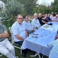 İş insanı Şükrü Bayram ve toplantıya katılanlar