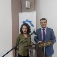 Ebru Sevim'i dinlemeye gelen arkadaşları