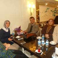 8 Mart Kadınlar günü pastasının mumlarını TSE’de çalışan Emine Uzunhasanoğlu üfledi ve pastayı kesti.