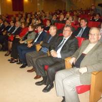 Ahsen Okyar ve toplantıya katılanlar