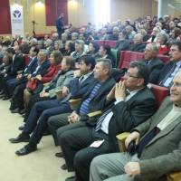 Ahsen Okyar ve toplantıya katılanlar