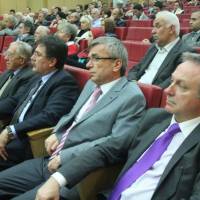 Bekir Serin ve toplantıya katılanlar