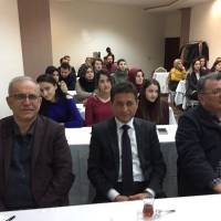 Ahsen Okyar, Prof. Dr. Mehmet Bayrak, Abdullah Köktürk ve toplantıya katılanlar