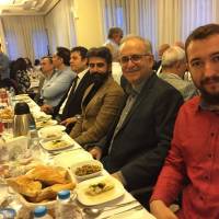 Kenan Serhat İnce, Ahsen Okyar, K. Yiğit Angın, Cihat Kaymas ve iftara katılanlar