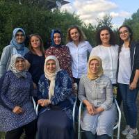 Ayaktakiler; Dr. Fatma Taşolar, Ayşe Çapçı, Elvan Mut, Ayşegül Karakadılar, Kafiye Nur Yıldız, Zeynep Gökçen Okyar Oturanlar: Sema Yenilmez, Nursel Okyar, Emine Uzunhasanoğlu