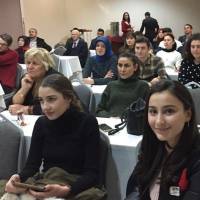 Nur Sena Gümüş ve Aleyna Gümüş ile toplantıya katılanlar