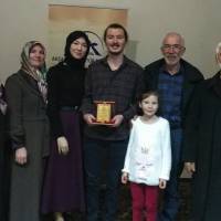 Ertuğrul Patan yakınları ile birlikte