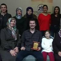 Ertuğrul Patan’ı dinlemeye gelen hanımlar